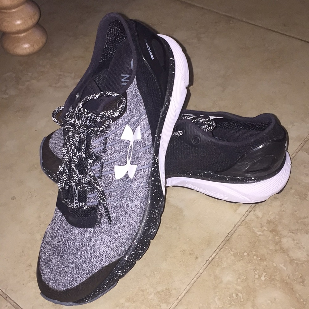 Under Armour Sneakers